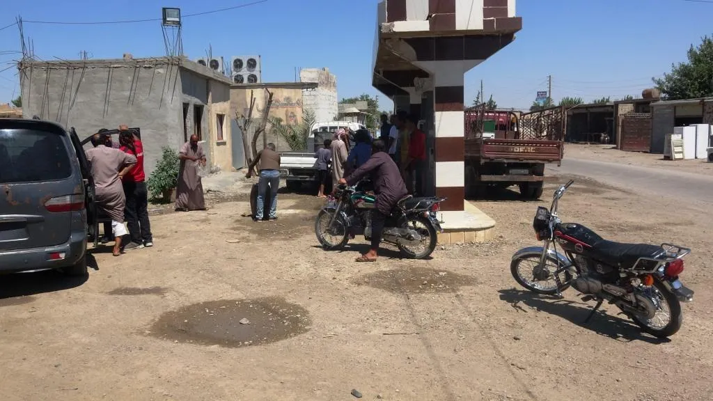 Li cotkarên gundewarên rojavayê Dêrazorê mazot hate belavkirin