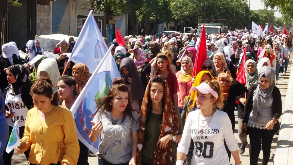 Şêniyên Girê Spî li dijî deswerdanên Tirkiyê daketin qadan