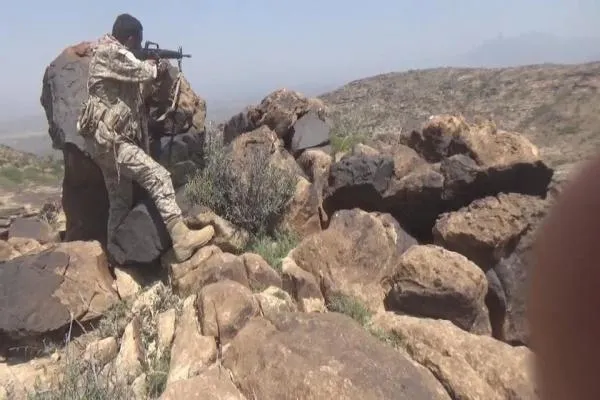 Artêşa Yemenê li bakurê parêzgeha El-Dali bi pêşve diçe, 30 Hûsî hatin kuştin