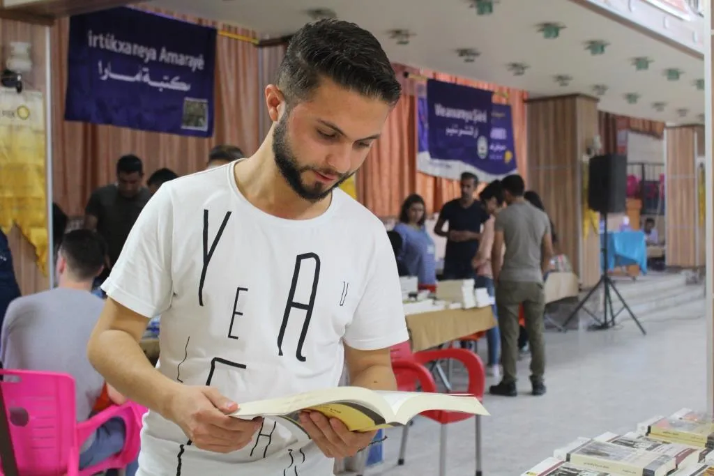 Pêşangeha Pirtûkan a Herekol di roja sêyemîn de didome