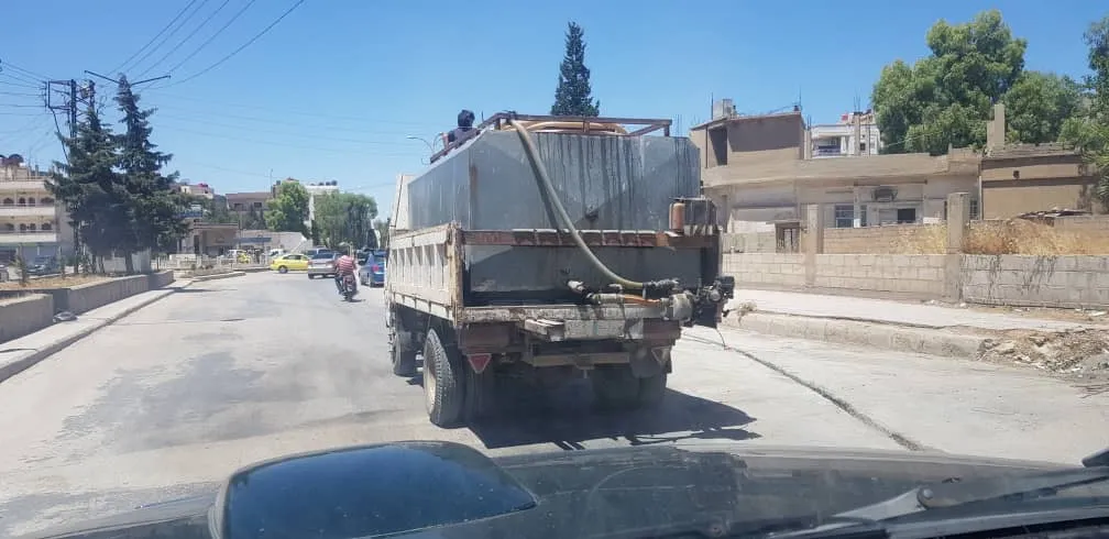 Kî gihiştina avê ji hin taxên Qamişlo re qedexe dike?