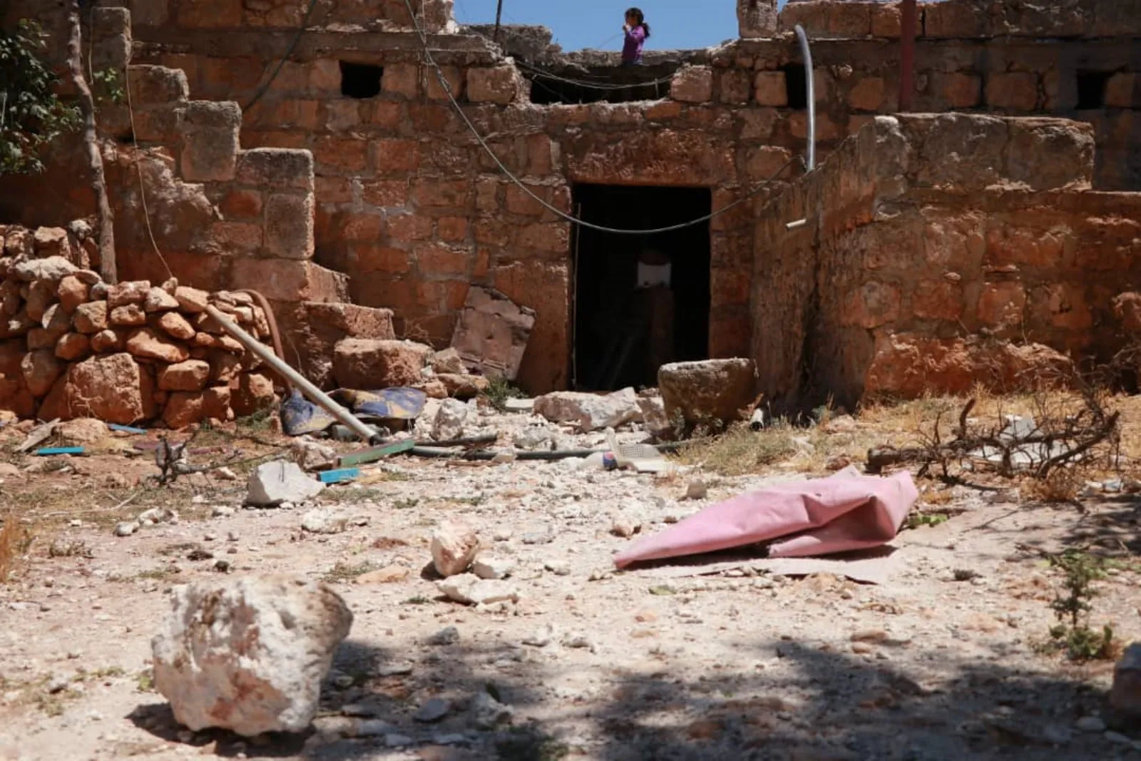 ANHA‘yê ziyanên ji ber topbarana li ser gundên Soxanekê şopand