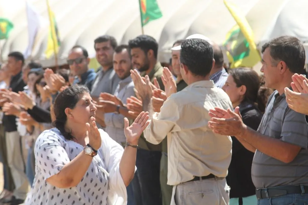 Çalakiya mertalên zindî ya li Kobanê di roja 2‘yemîn de didome
