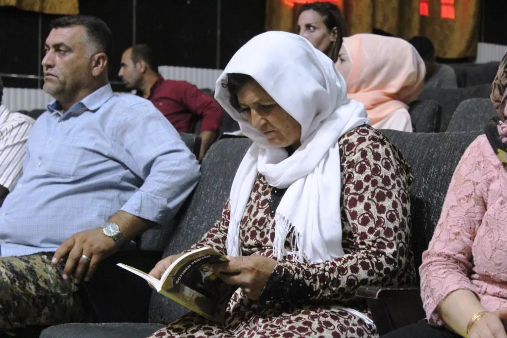 Jinek Kurd pirtûkek girêdayî gotinên pêşiyan nivîsî