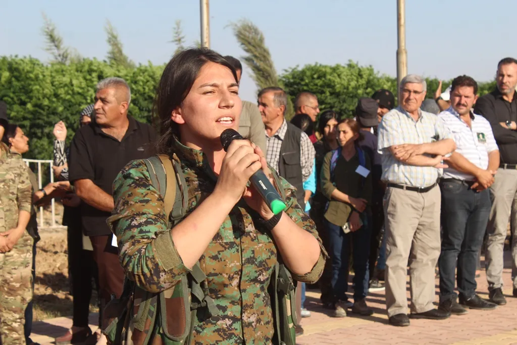 Şêniyên Dêrikê cenazeyê şehîd Aser Aras oxir kirin