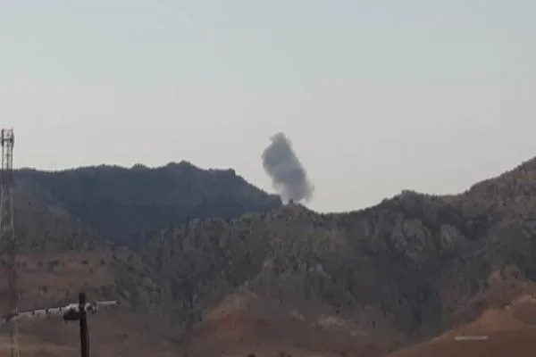Balafirên şer ên Tirk bajarokê Derkarê bombebaran kirin