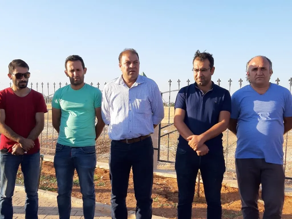Kedkarê çapemeniya azad Mustefa Mihemed li ser gora xwe hate bi bîranîn