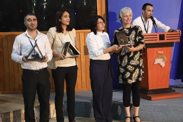 NRLS‘ê beşdarên komxebatê xelat kirin