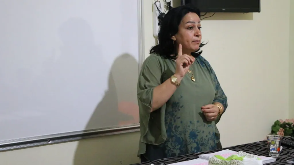 Akademiya Kongreya Star menbera pêşxistina rola jinan e