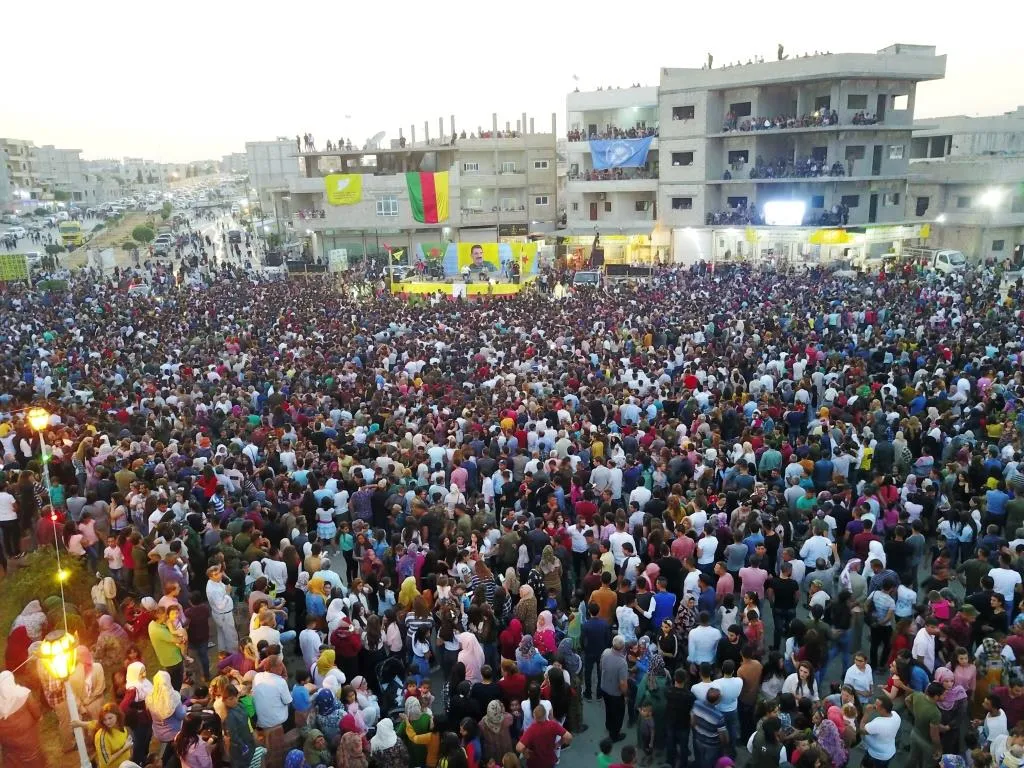 Hunermend Diyar Dêrsim li Kobanê konserek da