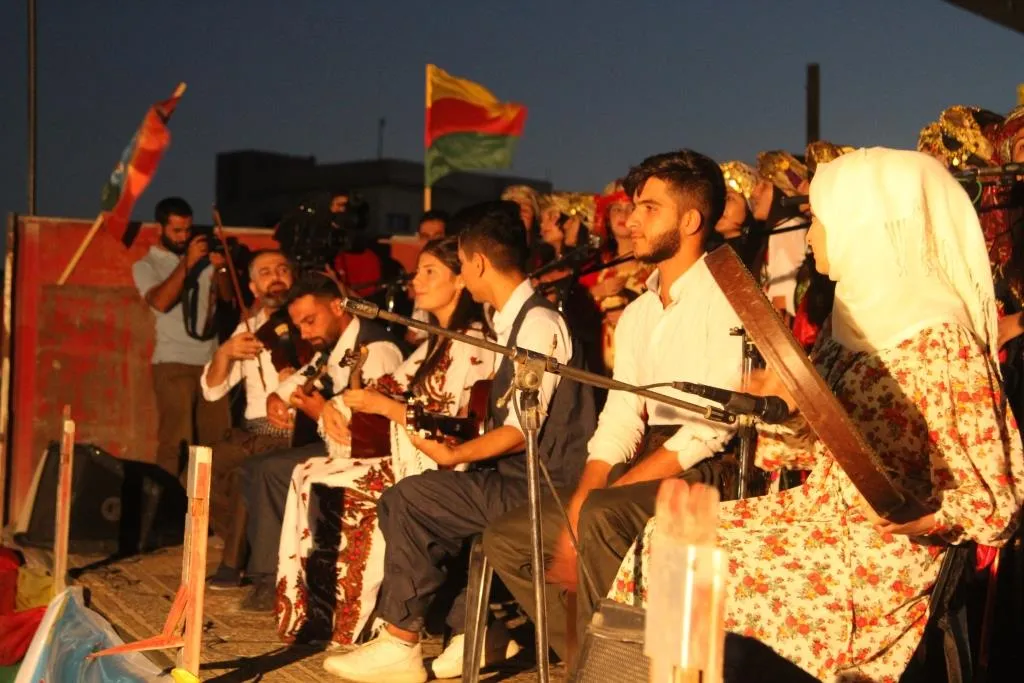 Di pîrozbahiya Kobanê de: Pergalên netewperest dê li hemberî vîna gelan hilweşin