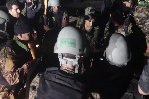 Li gundewarê Dêrazorê li dijî şaneyên DAIŞ‘ê operasyon