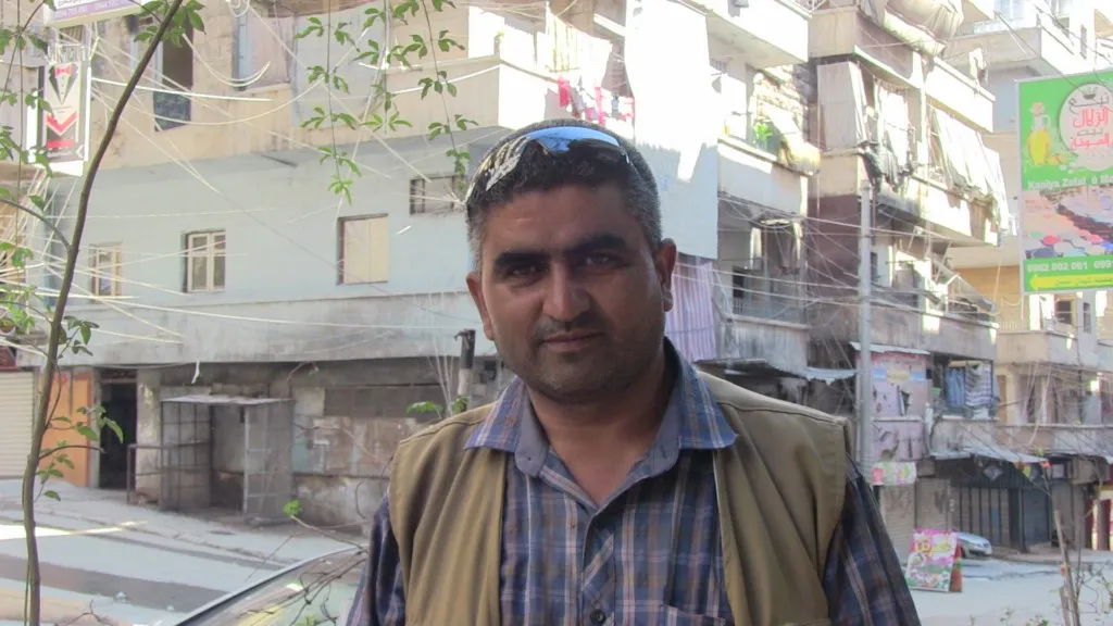 Herkes cejnê pîroz dike, ew kolanan paqij dikin