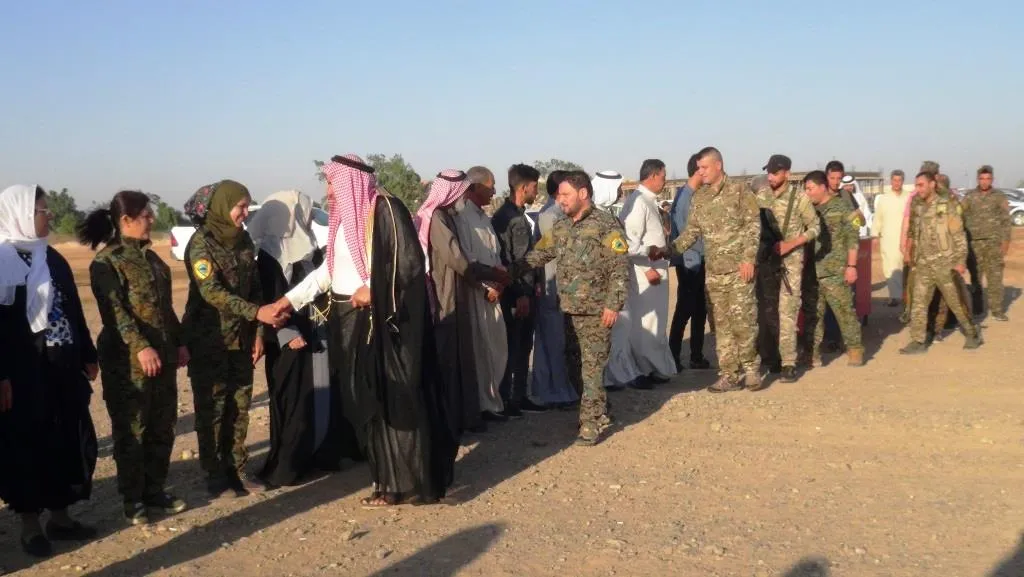 Şêniyên Bakur û Rojhilatê Sûriyê serdana goristanên cangoriyên azadiyê kir