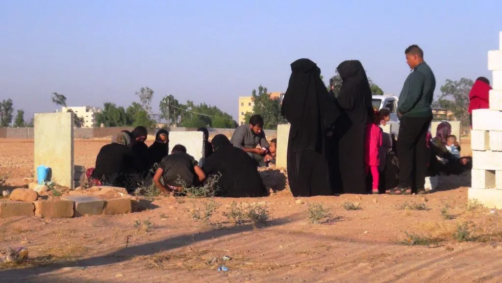 Şêniyên Bakur û Rojhilatê Sûriyê serdana goristanên cangoriyên azadiyê kir