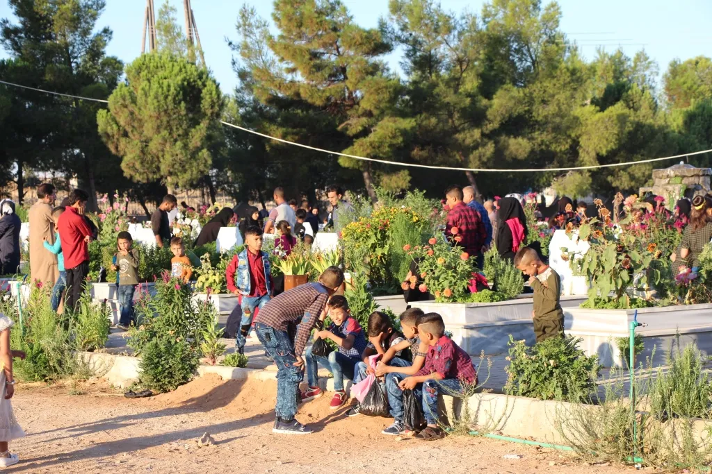 Şêniyên Bakur û Rojhilatê Sûriyê serdana goristanên cangoriyên azadiyê kir