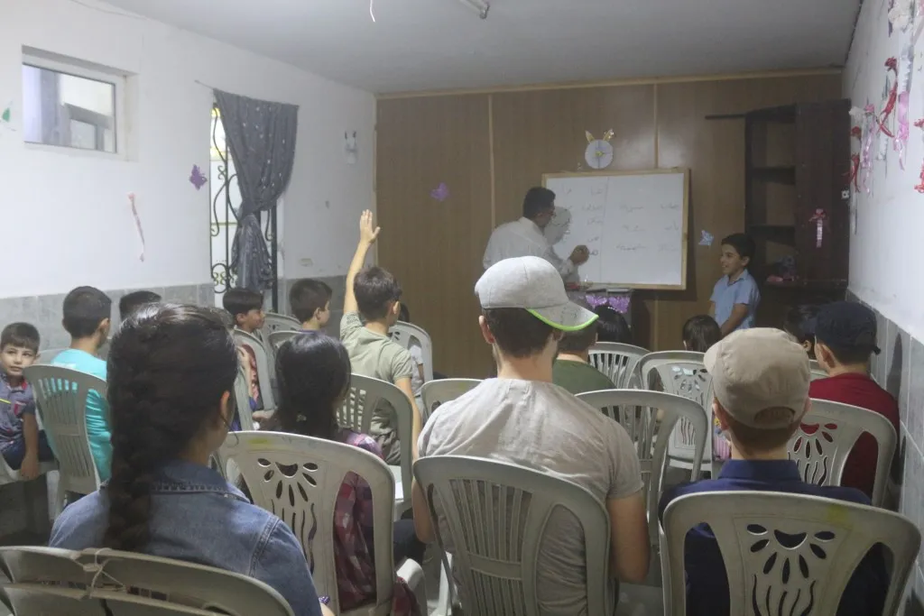 Çeçenên Minbicê ji nûve  fêrî ziman û çanda xwe dibin