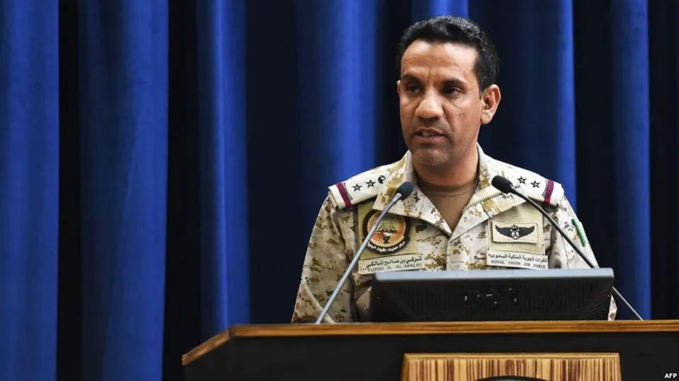 Hûsî êrîş dikin û Koalîsyona Erebî jî amadekariyan dike