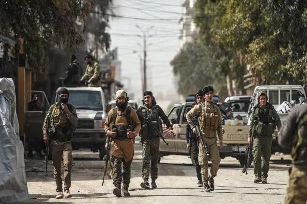 Şerekî giran di navbera komên çete yên li Efrînê de rû dide
