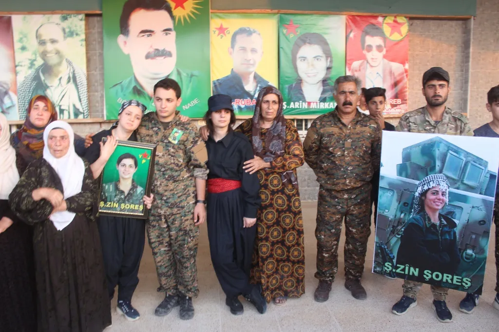 Şehîd Zîn Şoreş li Goristana Şehîd Rustem Cûdî hat oxirkirin