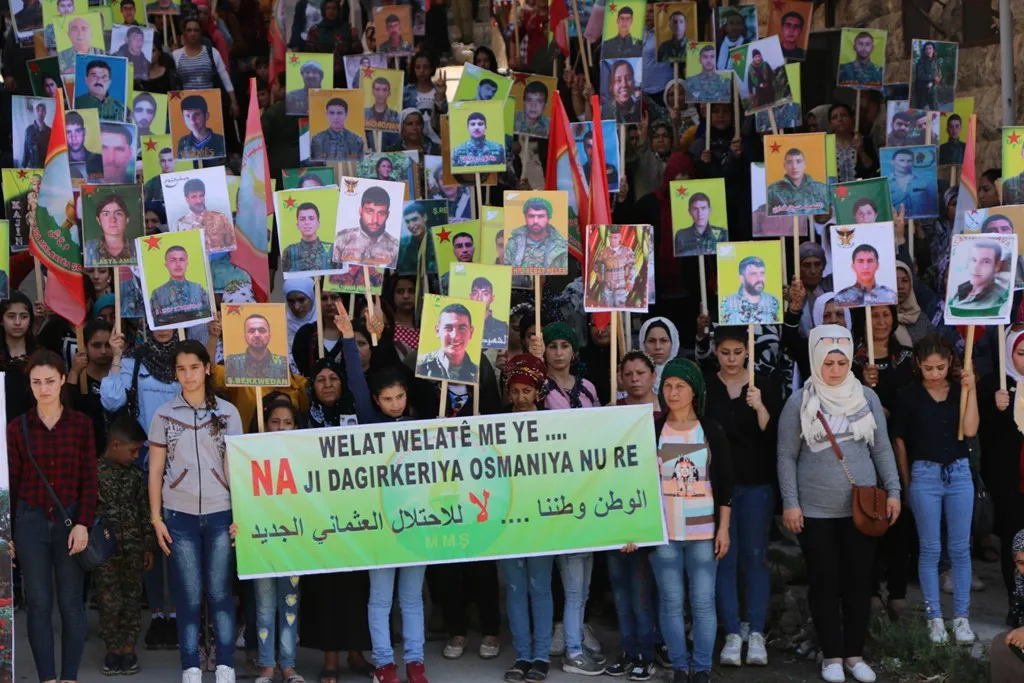 Şêniyên Helebê li dijî faşîzmê daketin qadan