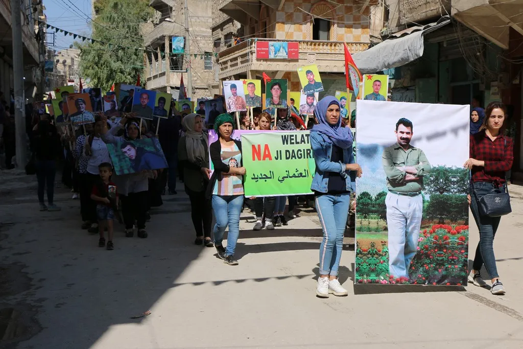 Şêniyên Helebê li dijî faşîzmê daketin qadan