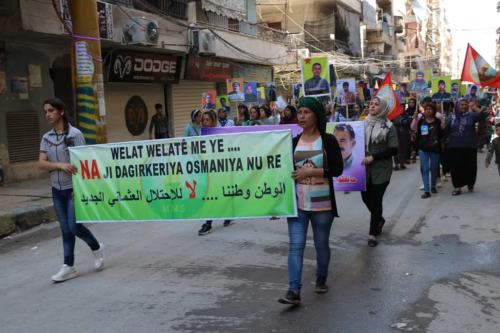Şêniyên Helebê li dijî faşîzmê daketin qadan