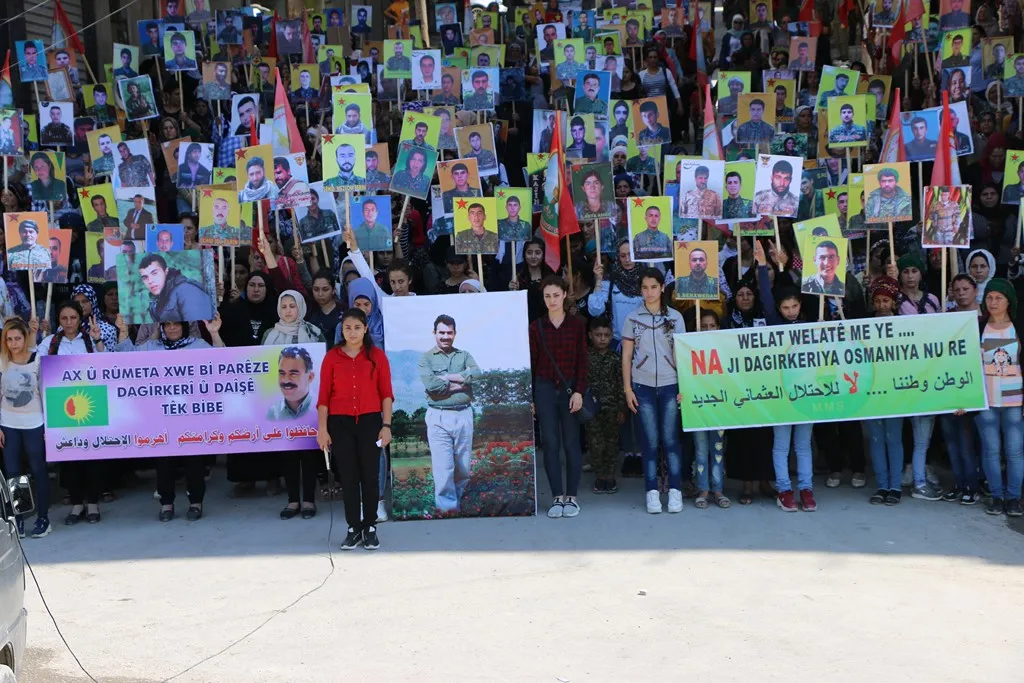 Şêniyên Helebê li dijî faşîzmê daketin qadan