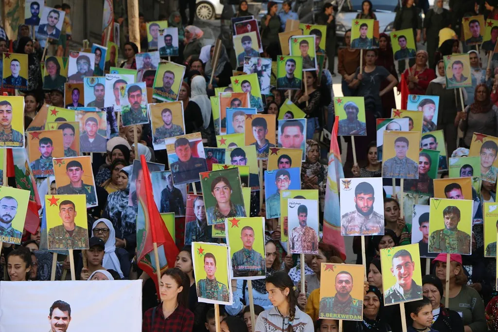 Şêniyên Helebê li dijî faşîzmê daketin qadan