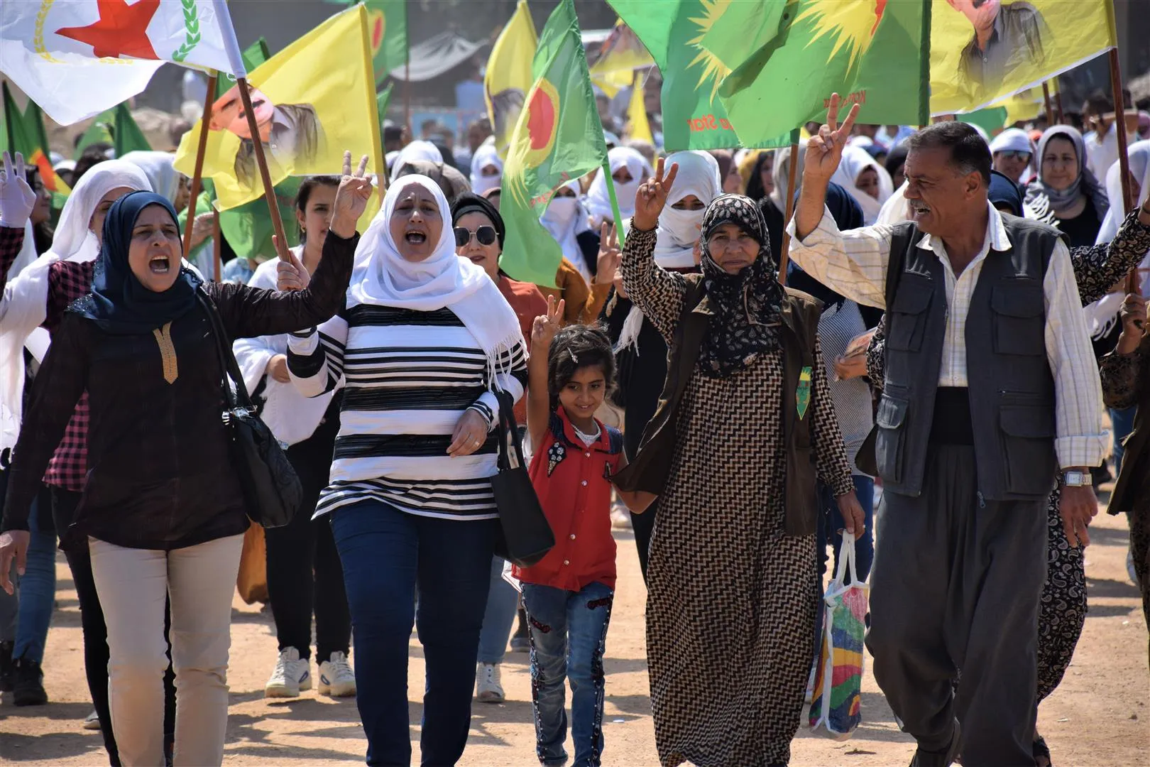 Şêniyên Serêkaniyê daxwaza parastina sînor dikin
