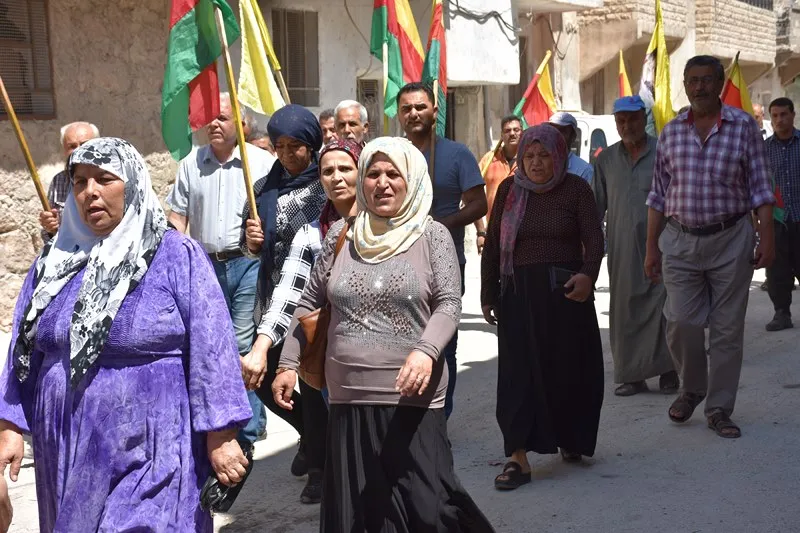 Şêniyên Helebê sersaxî ji malbata Şikrî Xalid re xwest