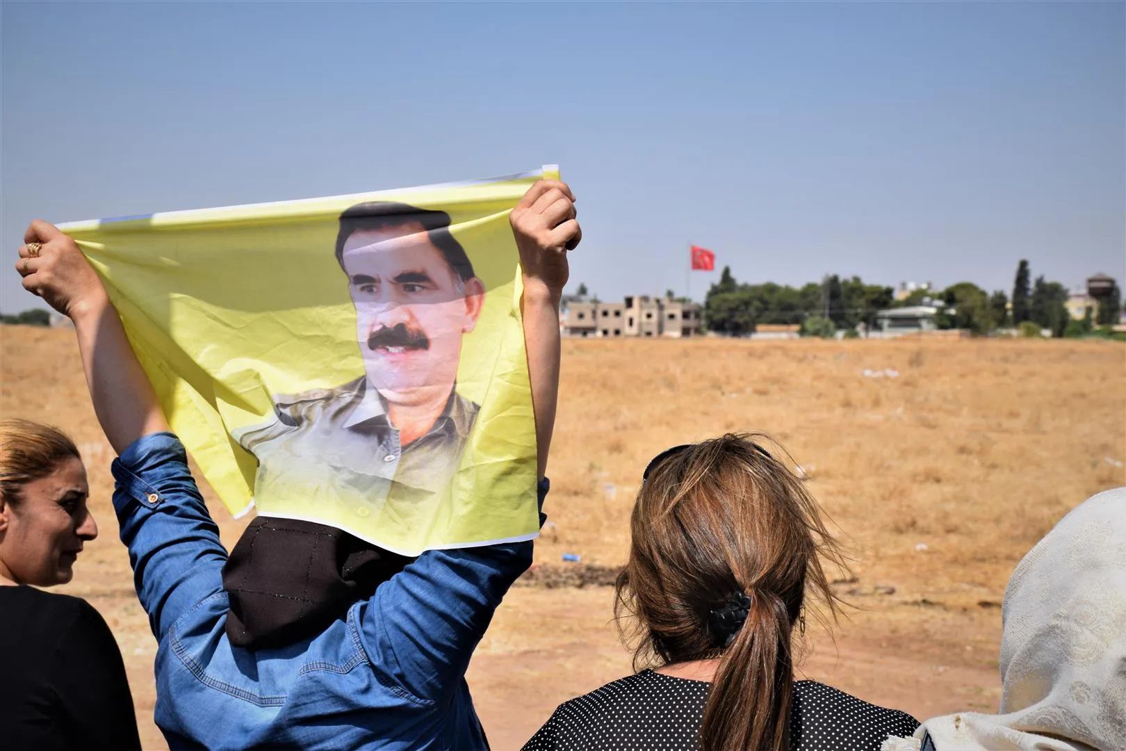 Xerîb Hiso: Me xaka xwe rizgar kir da ku bi aştiyane bijîn, ne ku radestî Tirkiyê bikin