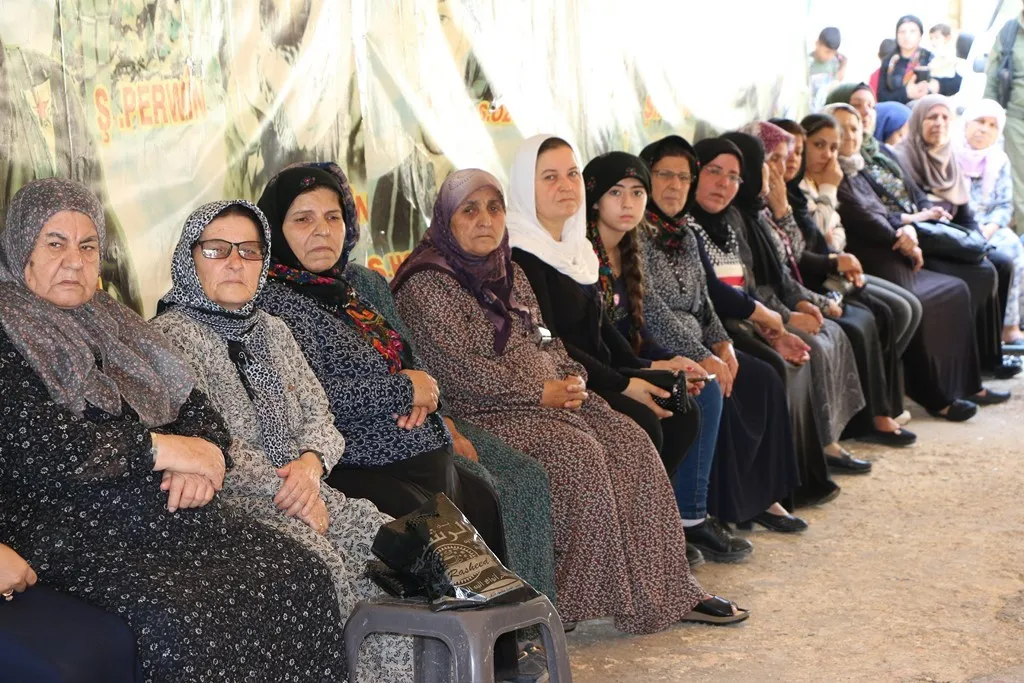 Şêniyên Helebê sersaxî ji malbata Vejîn Zagros re xwest