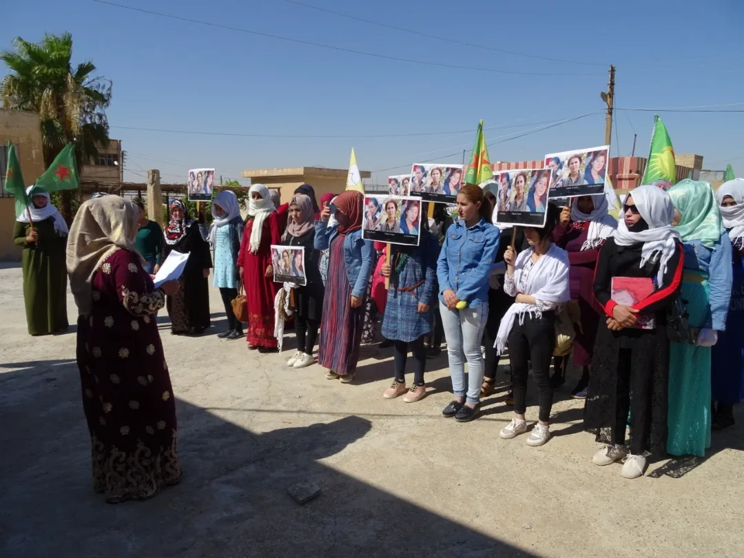 Jinên pêkhateyê Ereb: Em komkujiyên li Şengal û Efrînê ji bîr nakin