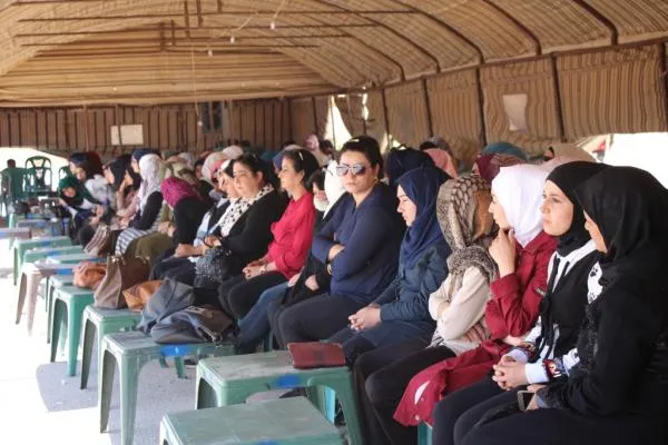 Jinên Minbicê ji bo şermezarkirina gefên Tirkiyê kon vegirtin