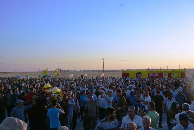 Cenazeyê şehîdê QSD‘ê Hemze li Tirbespiyê hate veşartin