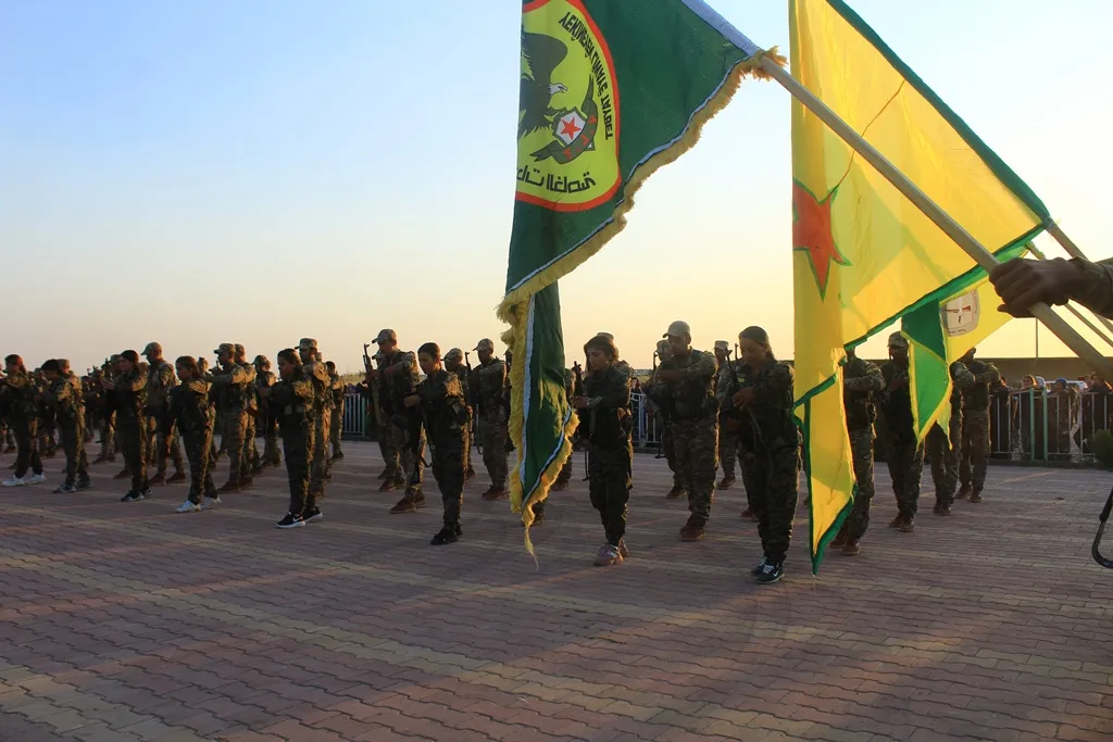 Şehîd Vejîn û Zinar bi merasîmekî bi heybet li Dêrikê hatin oxirkirin