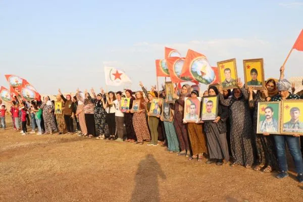 Malbatên şehîdan: Em şopdarên xeta şehîdên xwe ne