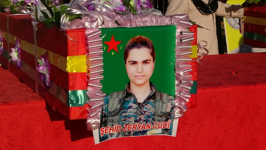 Cenazeyên şehîd Ziryan û Hesan spartin axê