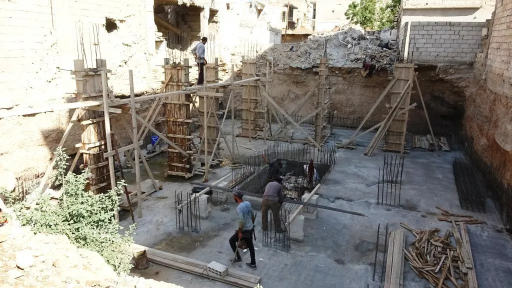 Li Reqayê bi vegera welatiyan re avahîsazî geş dibe