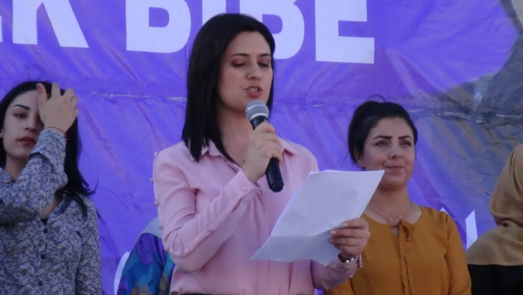 Kongreya Star li dijî gefên Tirkiyê bang li jinan kir