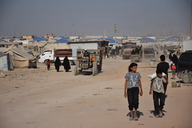 Tevî 33 rêxistin û komeleyên mirovî, rewşa kampa Holê dijwar e