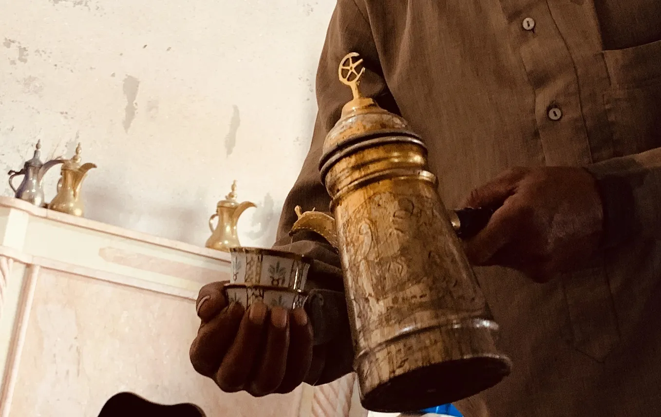 Kevneşopiyeke dîrokî: Qehweya tehl