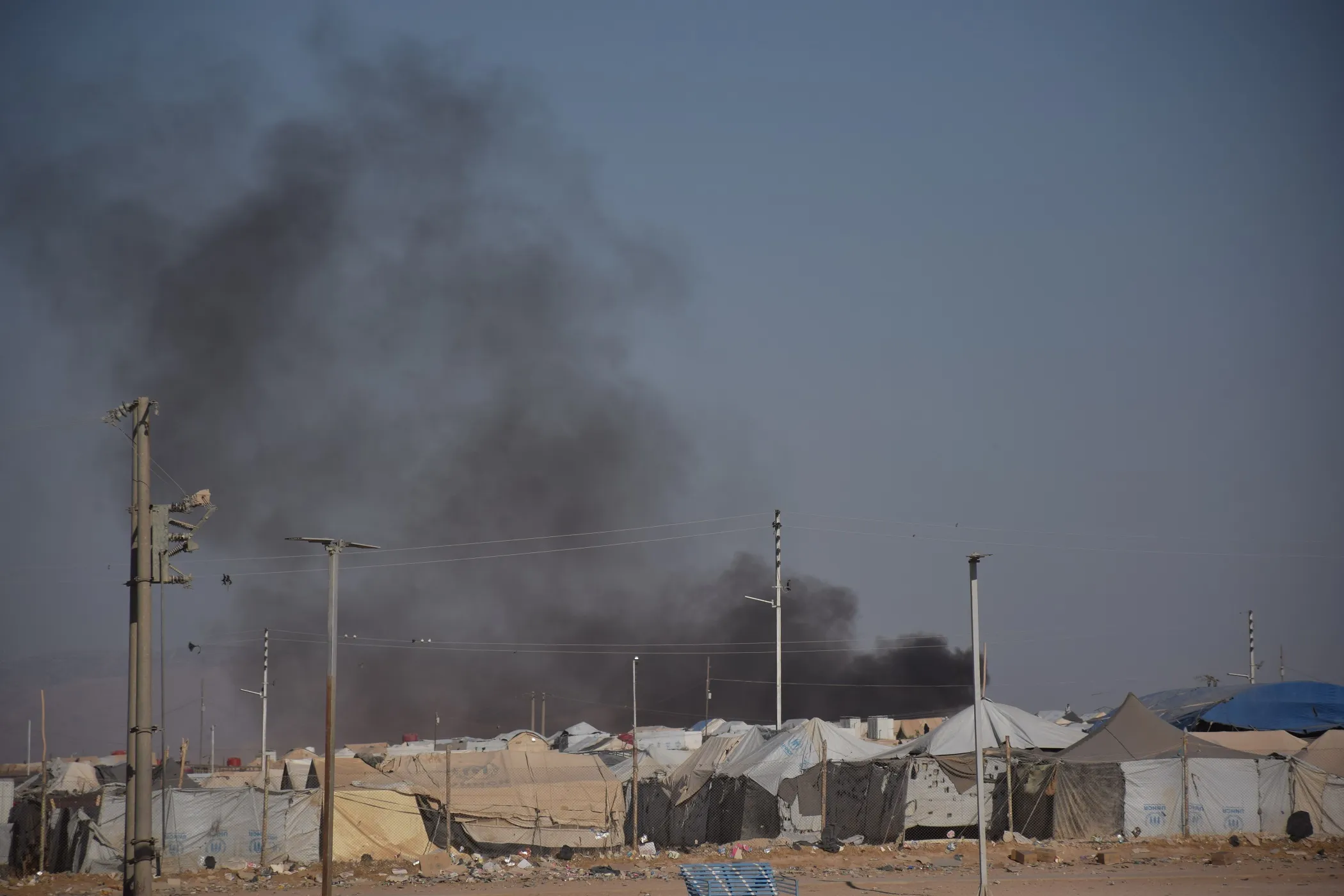 2 konên malbatên çeteyan ên li kampa Holê şewitîn