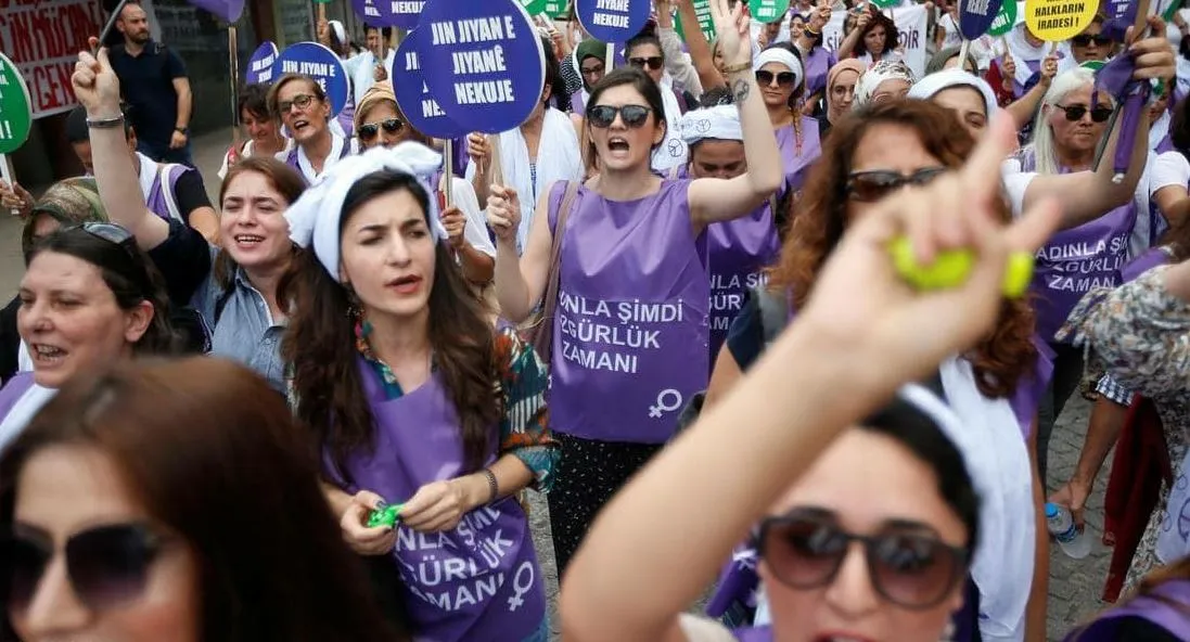 Jinên Tirkiyê: AKP berpirsa diyardeya tundiya li ser jinan e