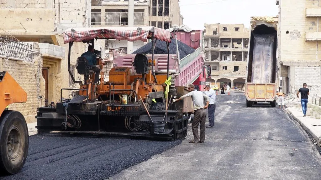 Qîrkirina rêyên bajarê Reqayê bidawî bû