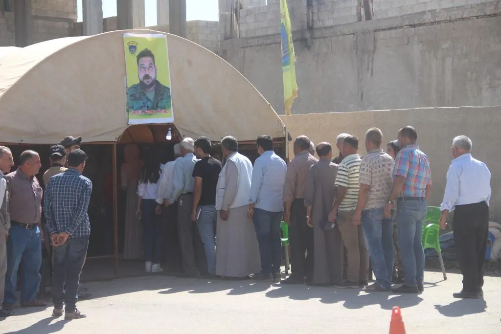 Gelê Kobanê sersaxî ji malbata şehîd Mahir Heleb re xwest