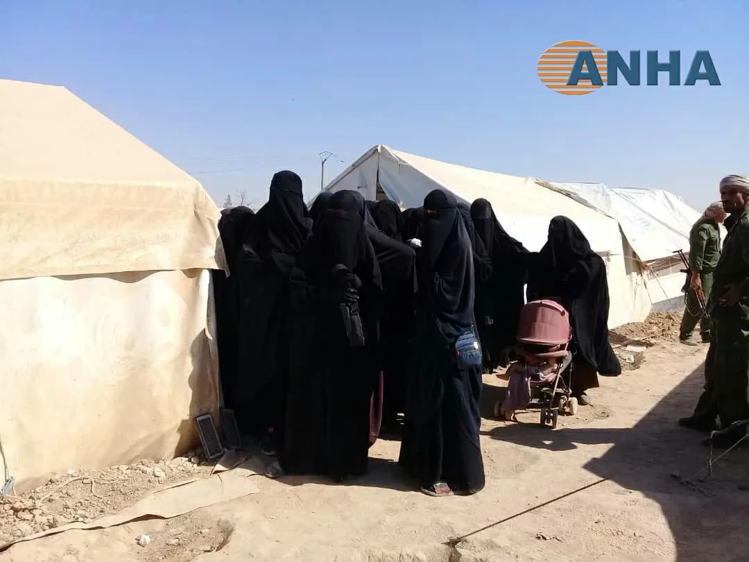 Li kampa Holê, tevlhevî zêde dibe