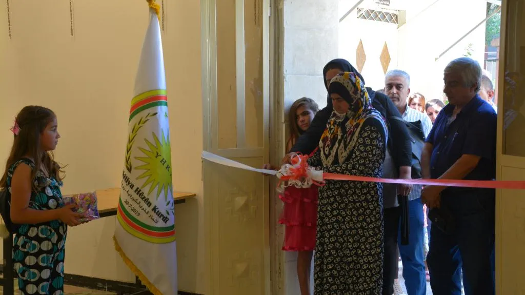 Li Qamişlo pêşangeha tabloyên ku êşa jinan vedibêjin