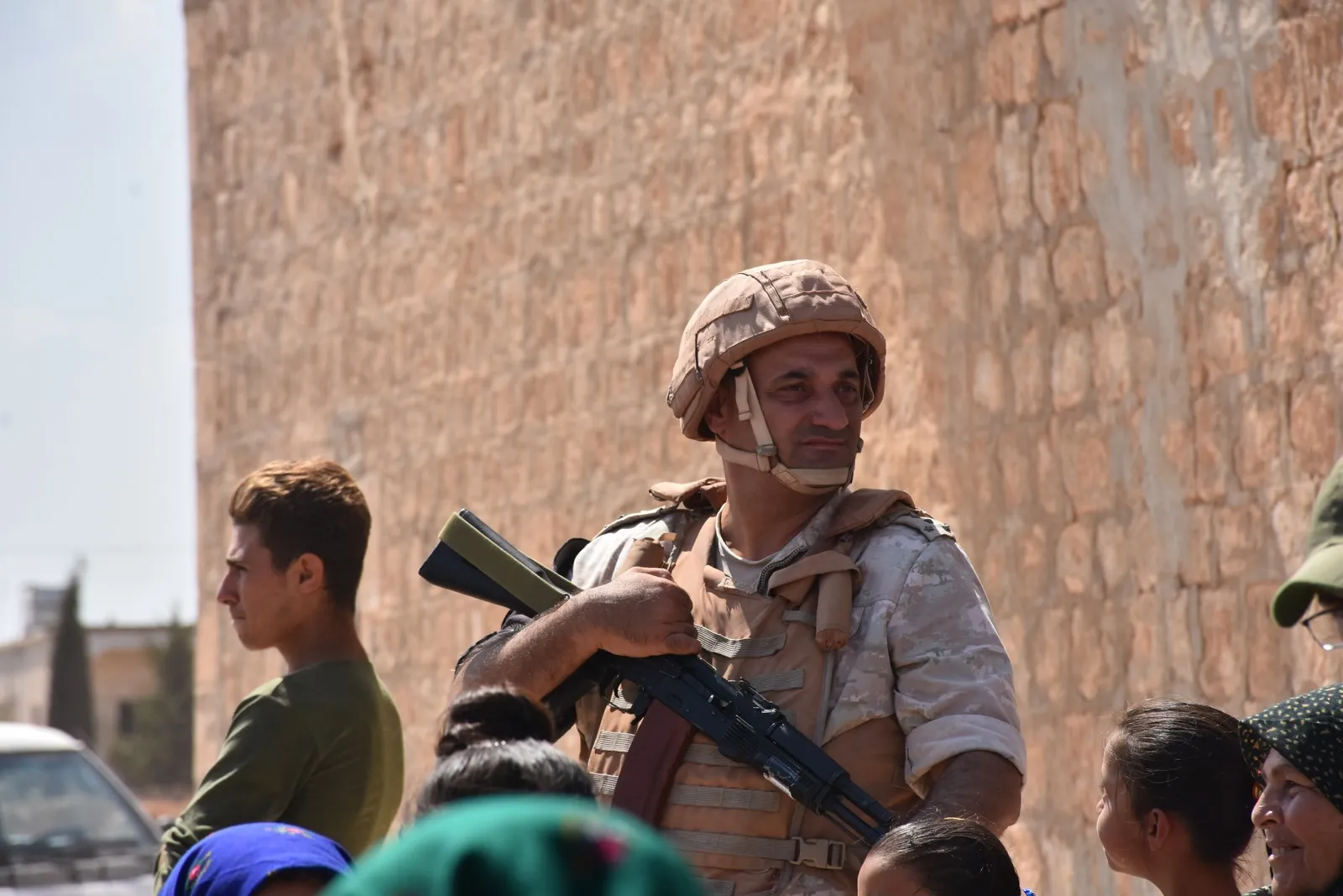 Şêniyên Efrînê alîkariyên Rûsyayê red kirin